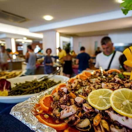 Futura Club Torre Rinalda Hotel Екстериор снимка