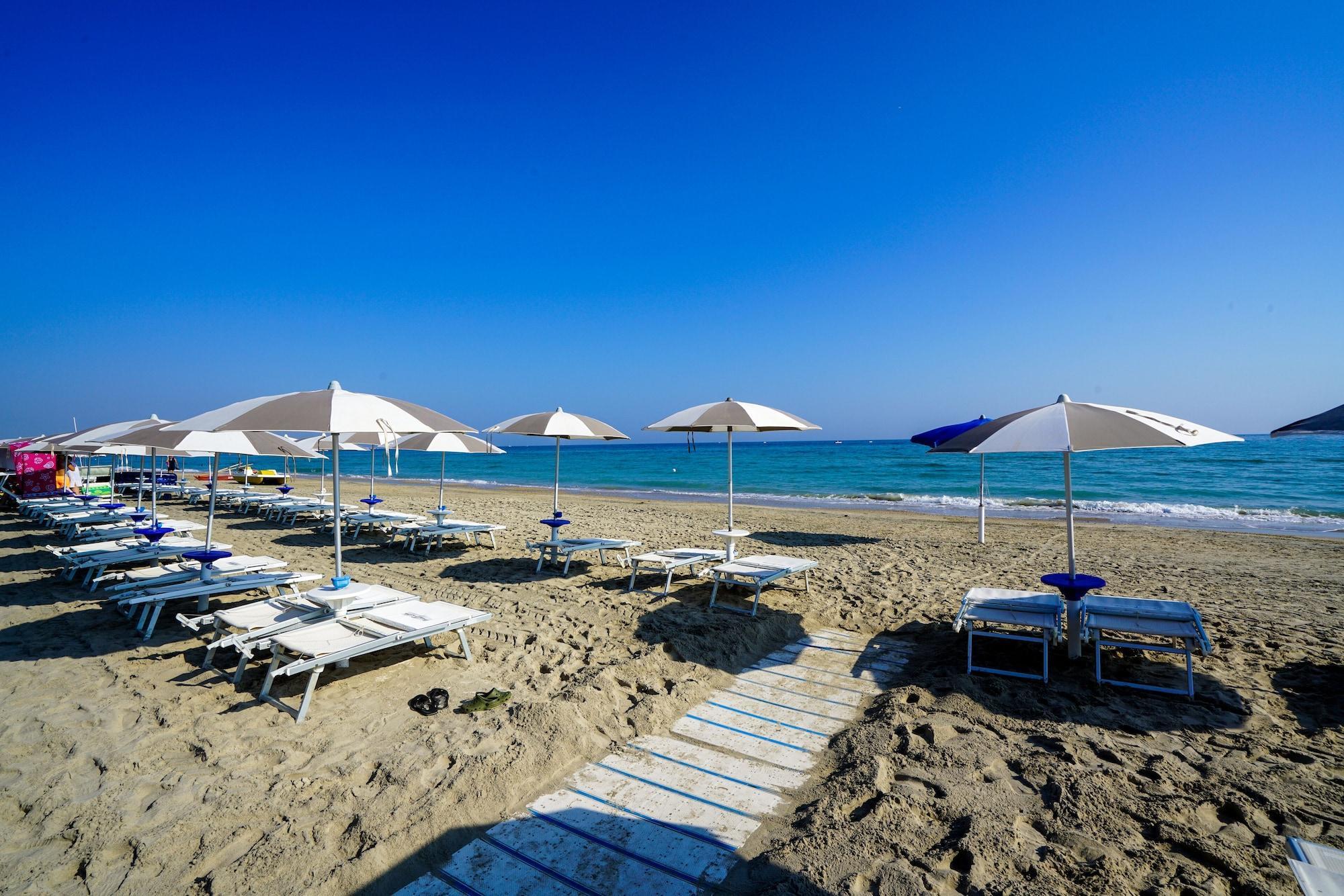 Futura Club Torre Rinalda Hotel Екстериор снимка
