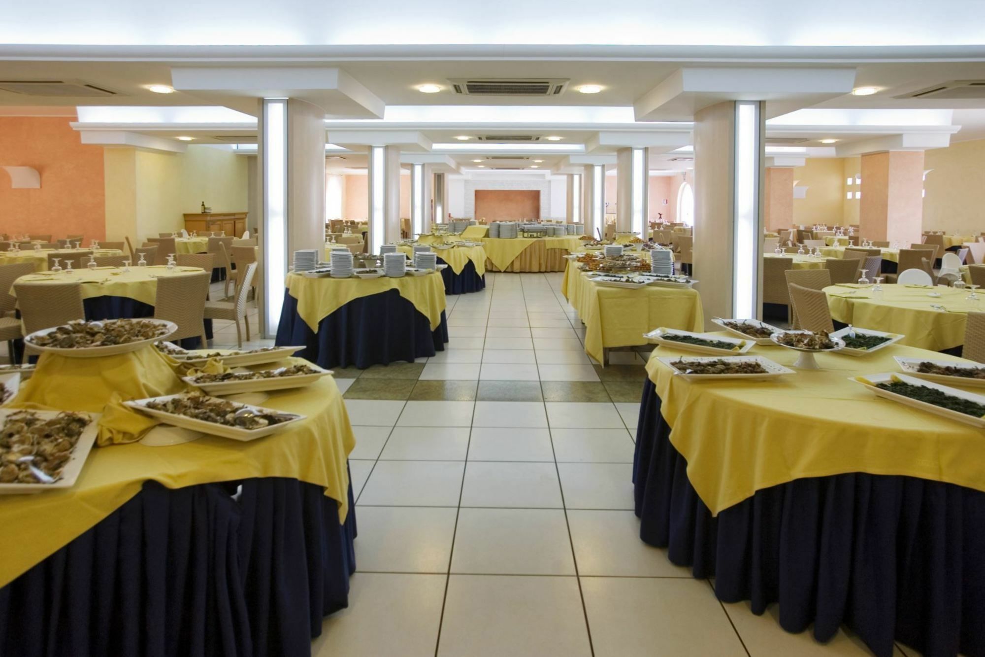 Futura Club Torre Rinalda Hotel Екстериор снимка