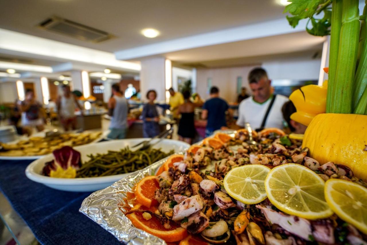 Futura Club Torre Rinalda Hotel Екстериор снимка